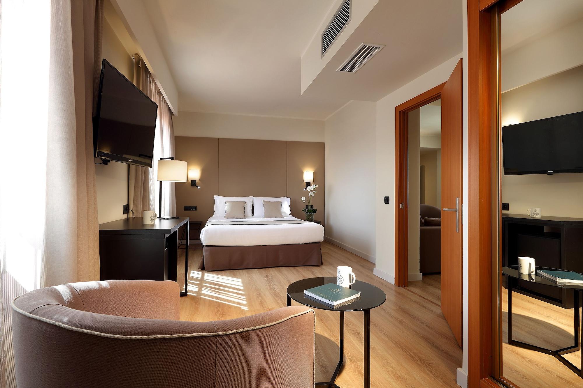 Exe Rey Don Jaime Hotel Valencia Exterior photo